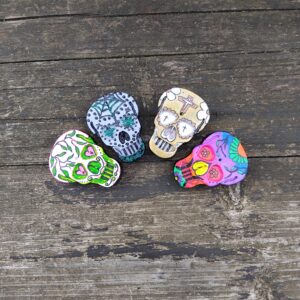 porte encens baton crânes